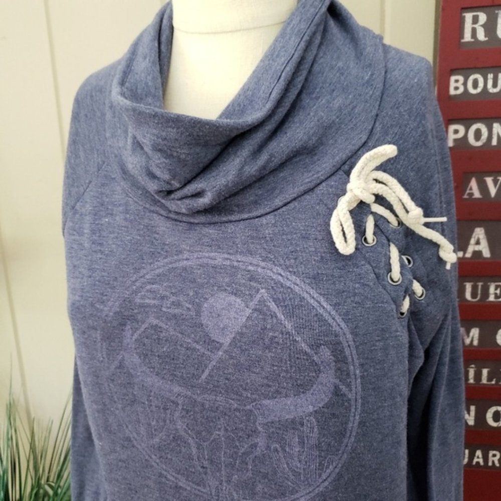 Well Worn by Los Angeles cowl neck side lace dessert bullhead graphic sweater - Picture 4 of 7
